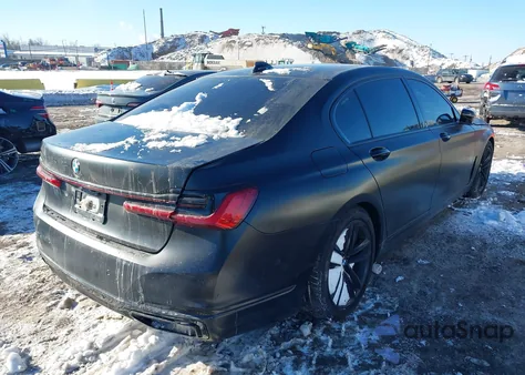 2021 BMW 750I xDrive z USA, uszkodzony, nr VIN WBA7U2C04MCF85969